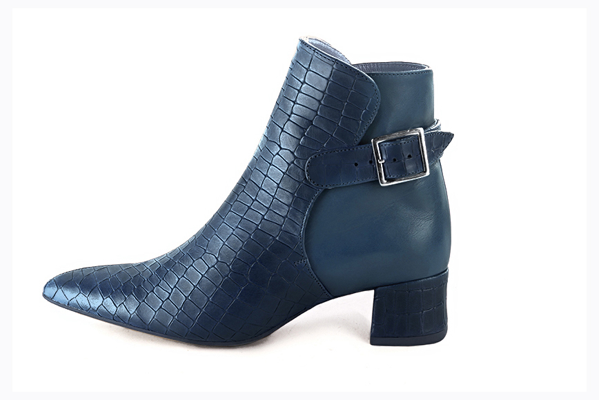 Denim blue women's ankle boots with buckles at the back. Tapered toe. Low flare heels. Profile view - Florence KOOIJMAN